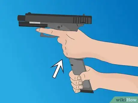 Imagen titulada Reload a Pistol and Clear Malfunctions Step 5