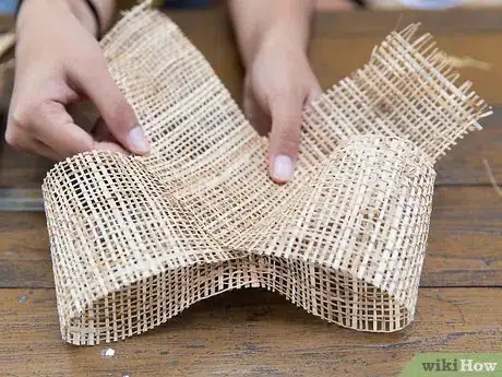 Imagen titulada Make a Burlap Bow Step 2