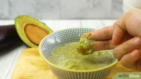 Imagen titulada Make an Avocado Mask for Hair Step 4