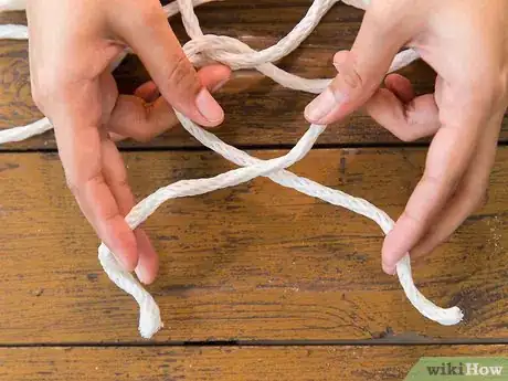 Imagen titulada Tie a Fisherman's Knot Step 4