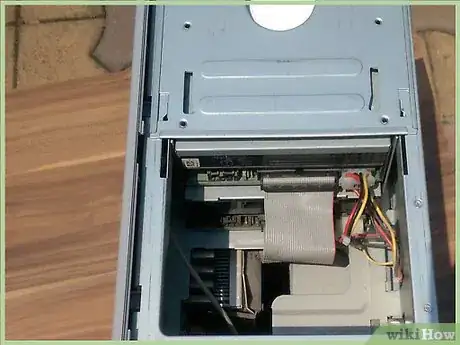 Imagen titulada Install a CD ROM or DVD Drive Step 10