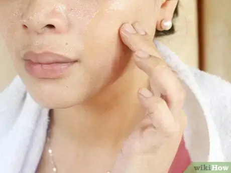 Imagen titulada Get Clear Skin by Using Milk and Honey Step 17