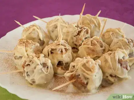 Imagen titulada Make Apple Cinnamon Cake Pops Intro