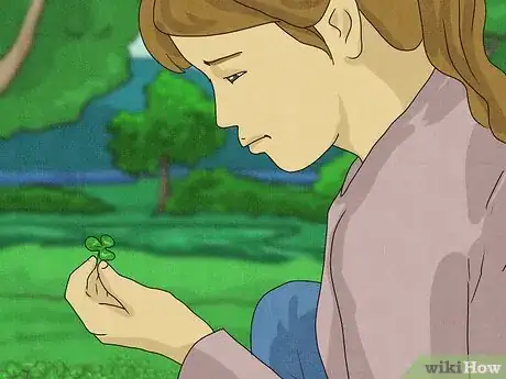 Imagen titulada Find a Four Leaf Clover Step 11