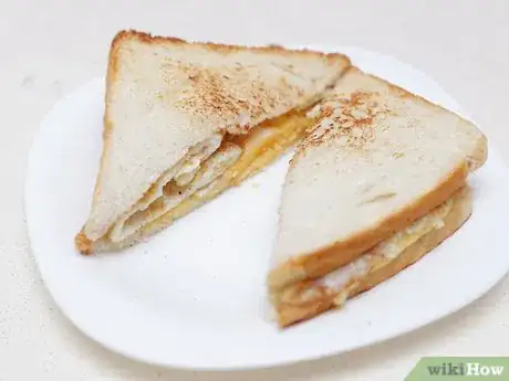 Imagen titulada Make an Egg Sandwich Step 8