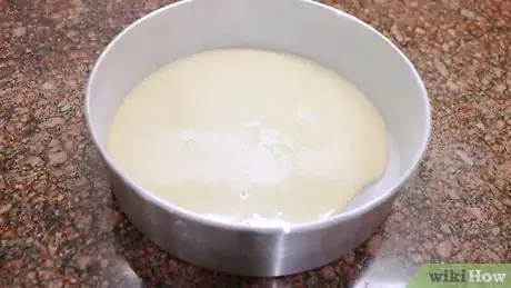 Imagen titulada Make an Easy Sponge Cake Step 5