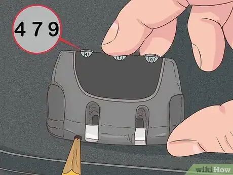 Imagen titulada Reset a Luggage Lock Step 3