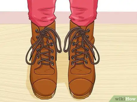 Imagen titulada Put Boots On Step 11