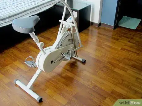 Imagen titulada Use an Exercise Bike Step 2