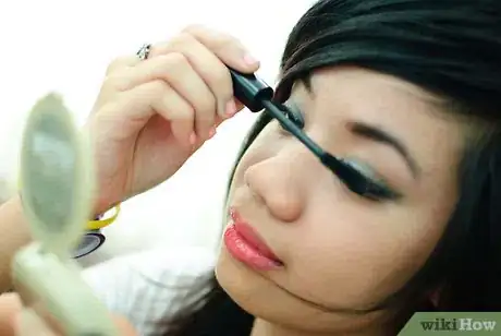 Imagen titulada Apply Casual Make Up Step 7