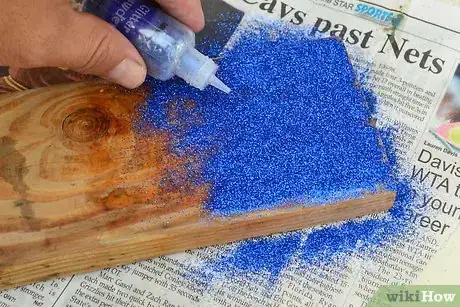 Imagen titulada Apply Glitter to Wood Step 7