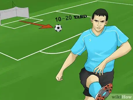 Imagen titulada Knuckle a Soccer Ball Step 9