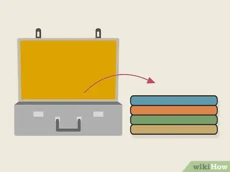 Imagen titulada Clean a Suitcase Step 1