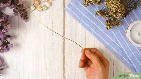 Imagen titulada Make Stocking Flowers Step 8