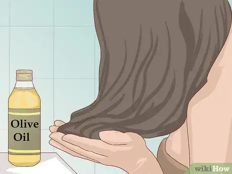 Imagen titulada Have Healthier Hair Using Olive Oil Step 1