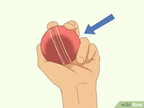 Imagen titulada Reverse Swing a Cricket Ball Step 1