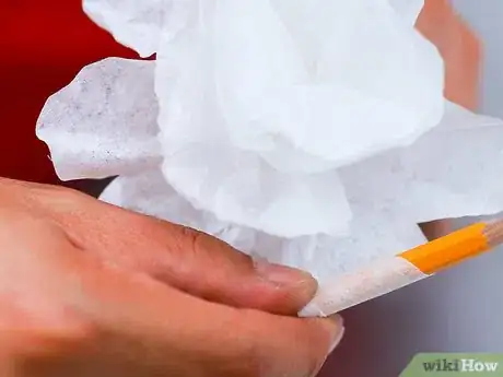 Imagen titulada Make Homemade Paper Flowers Step 18