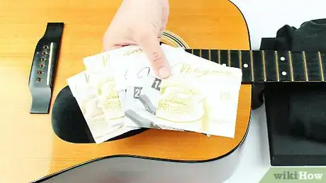 Imagen titulada Change Guitar Strings Step 7