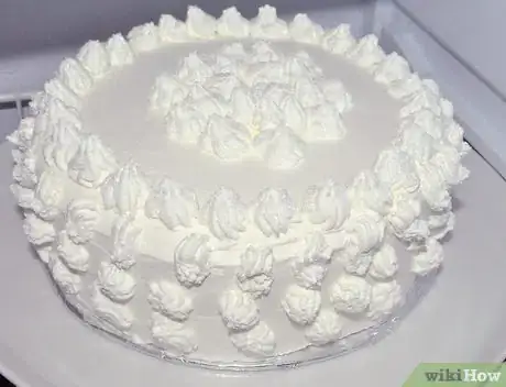 Imagen titulada Decorate a Cake with Whipped Cream Icing Step 15