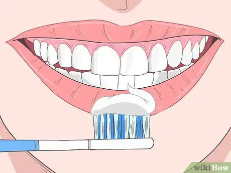 Imagen titulada Remove Tea Stains from Teeth Step 4