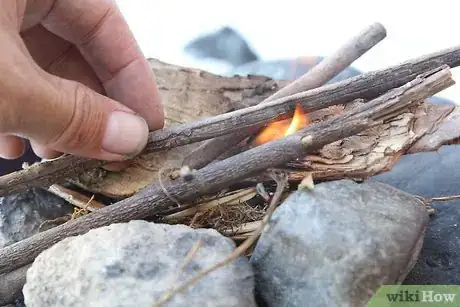 Imagen titulada Make Fire Without Matches or a Lighter Step 31