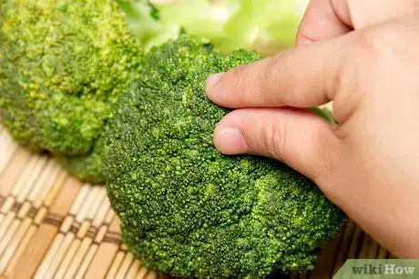 Imagen titulada Keep Broccoli Fresh Step 14