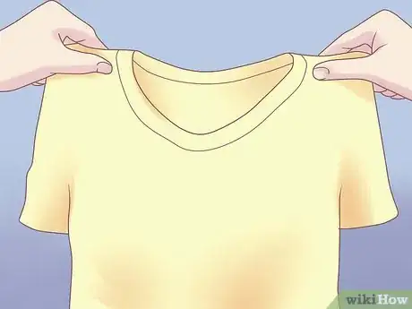 Imagen titulada Make Your Own Distressed Shirt Step 10