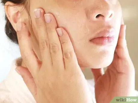 Imagen titulada Get Clear Skin by Using Milk and Honey Step 21