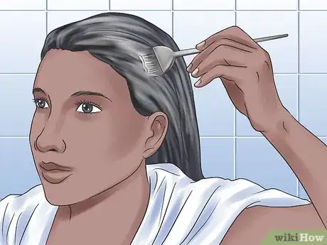 Imagen titulada Dye Your Hair Brown After It Has Been Dyed Black Step 8