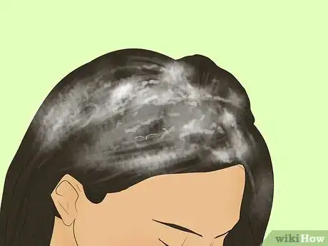 Imagen titulada Use Bubble Hair Dye Step 13