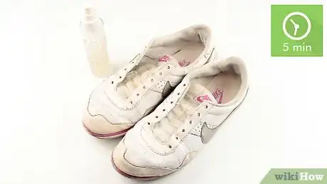 Imagen titulada Clean White Leather Shoes Step 10