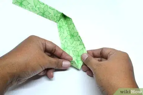 Imagen titulada Make a Paper Boomerang Step 19