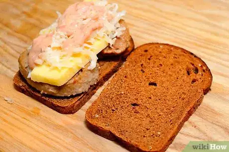 Imagen titulada Make a Reuben Sandwich Step 25