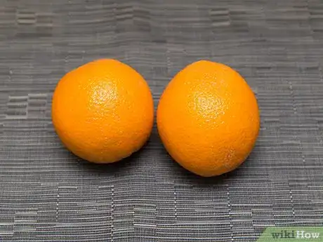 Imagen titulada Eat an Orange Step 1