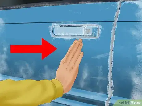 Imagen titulada Open Frozen Car Doors Step 1