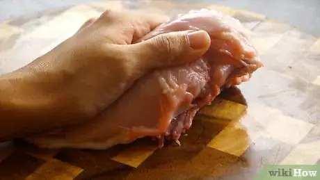 Imagen titulada Debone a Chicken Breast Step 10