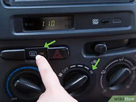 Imagen titulada Eliminate Odor from a Car Air Conditioner Step 7