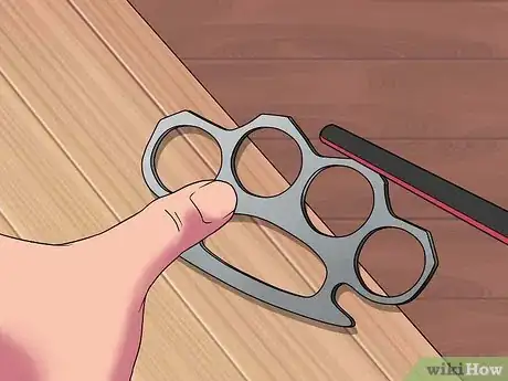 Imagen titulada Make Brass Knuckles Step 10