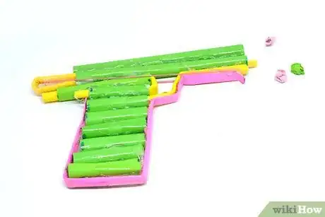 Imagen titulada Make a Paper Gun That Shoots Step 17