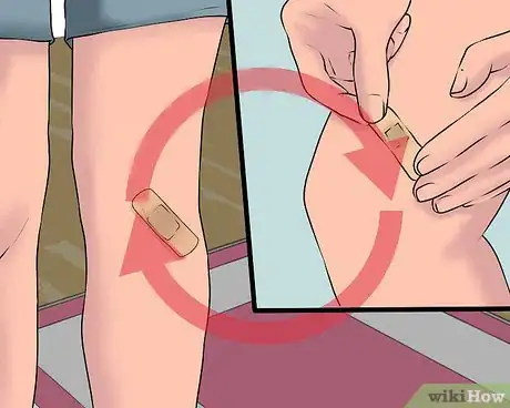 Imagen titulada Use a Band Aid Step 6