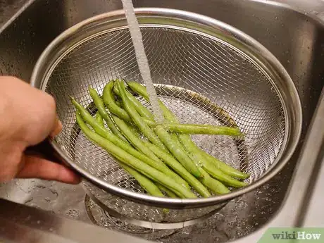 Imagen titulada Clean Green Beans Step 2