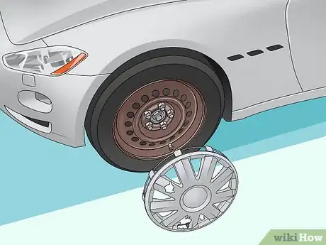 Imagen titulada Change a Hubcap Step 17