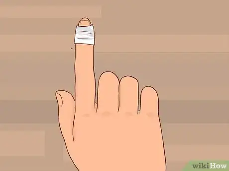 Imagen titulada Stop Biting Your Cuticles Step 8