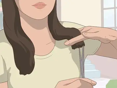 Imagen titulada Trim Your Own Hair Step 19.jpeg