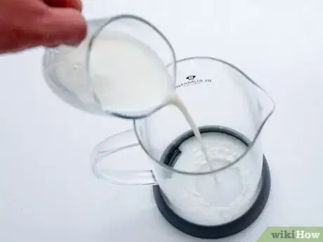 Imagen titulada Foam Milk Step 11