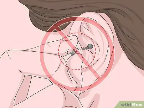 Imagen titulada Clean a Tragus Piercing Step 8