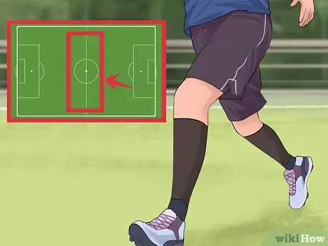 Imagen titulada Play Forward in Soccer Step 12