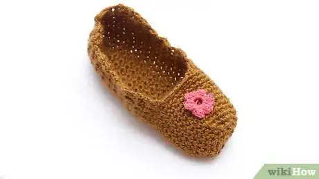 Imagen titulada Crochet Slippers Step 13