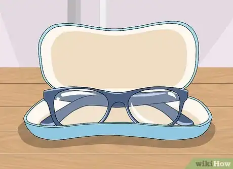 Imagen titulada Clean Polarized Glasses Step 6