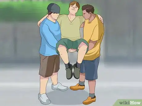 Imagen titulada Carry an Injured Person Using Two People Step 12